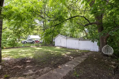 1029 Woodlawn Avenue Rockford IL 61103