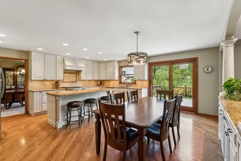 738 West Evergreen Court Palatine IL 60067