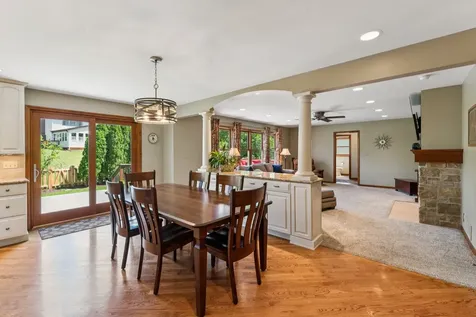 738 West Evergreen Court Palatine IL 60067