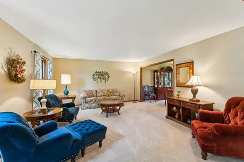 738 West Evergreen Court Palatine IL 60067