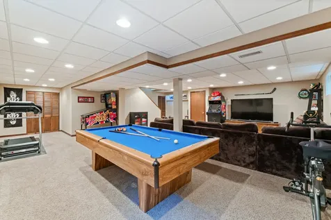 738 West Evergreen Court Palatine IL 60067