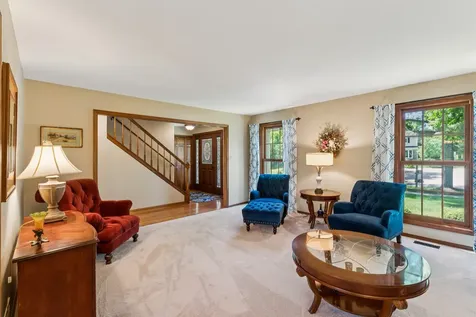 738 West Evergreen Court Palatine IL 60067