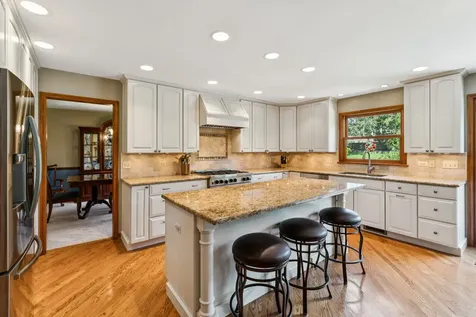 738 West Evergreen Court Palatine IL 60067