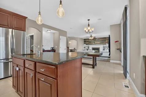 2713 Piney Run Bloomington IL 61705