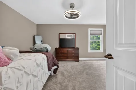 2713 Piney Run Bloomington IL 61705