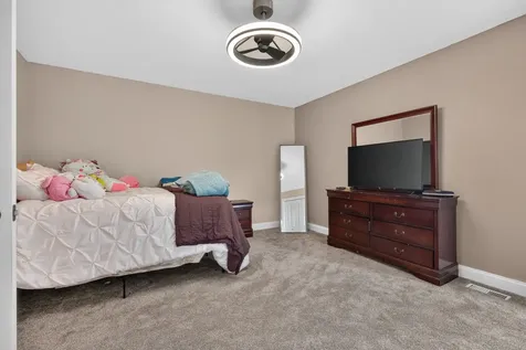 2713 Piney Run Bloomington IL 61705