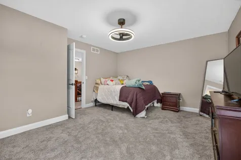 2713 Piney Run Bloomington IL 61705