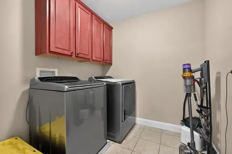 2713 Piney Run Bloomington IL 61705