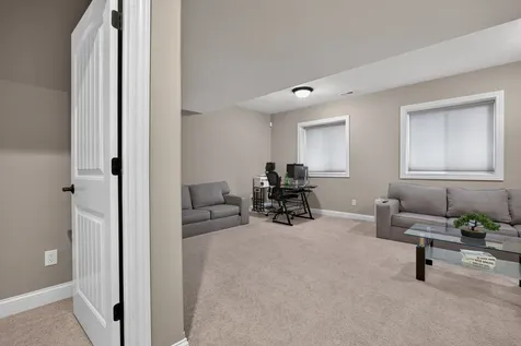 2713 Piney Run Bloomington IL 61705