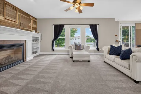 2713 Piney Run Bloomington IL 61705