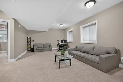 2713 Piney Run Bloomington IL 61705
