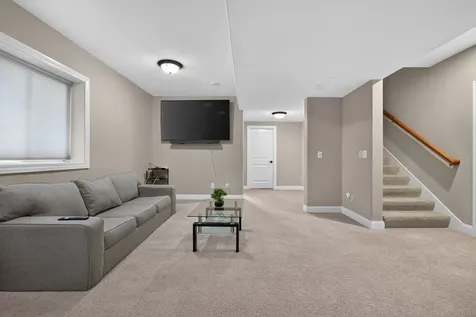 2713 Piney Run Bloomington IL 61705