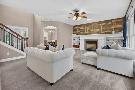 2713 Piney Run Bloomington IL 61705