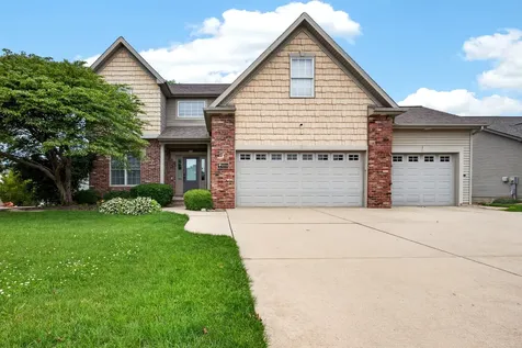 2713 Piney Run Bloomington IL 61705