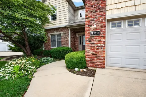2713 Piney Run Bloomington IL 61705