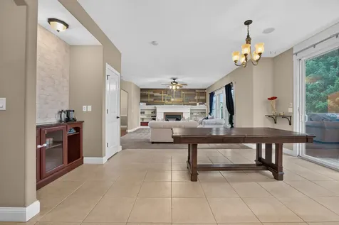 2713 Piney Run Bloomington IL 61705