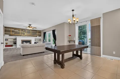 2713 Piney Run Bloomington IL 61705
