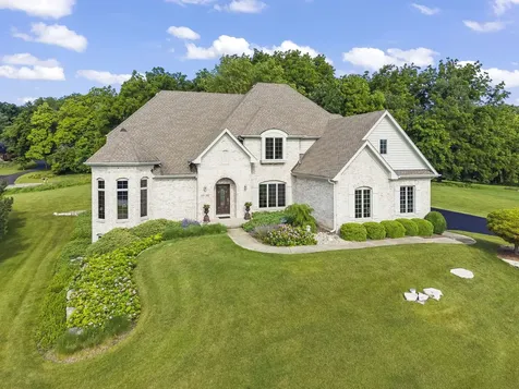 41W102 Oak Hills Court Elburn IL 60119