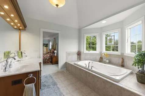 41W102 Oak Hills Court Elburn IL 60119