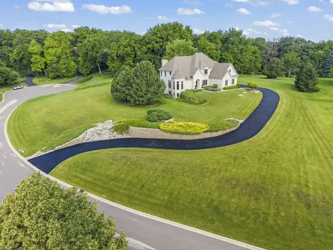41W102 Oak Hills Court Elburn IL 60119