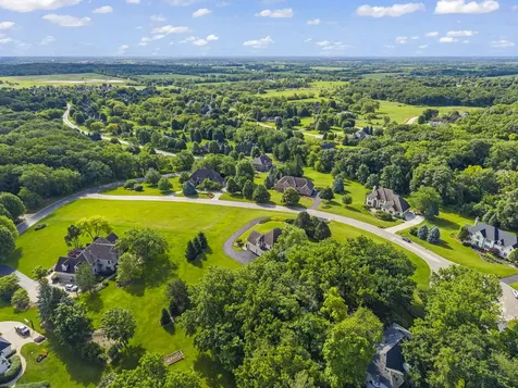 41W102 Oak Hills Court Elburn IL 60119