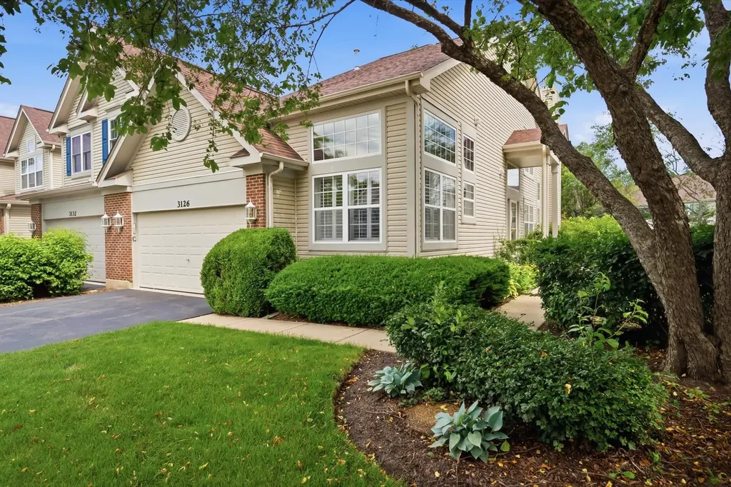 3126 St.michel Lane St. Charles IL 60175