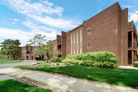 1575 Sandpebble Drive Wheeling IL 60090