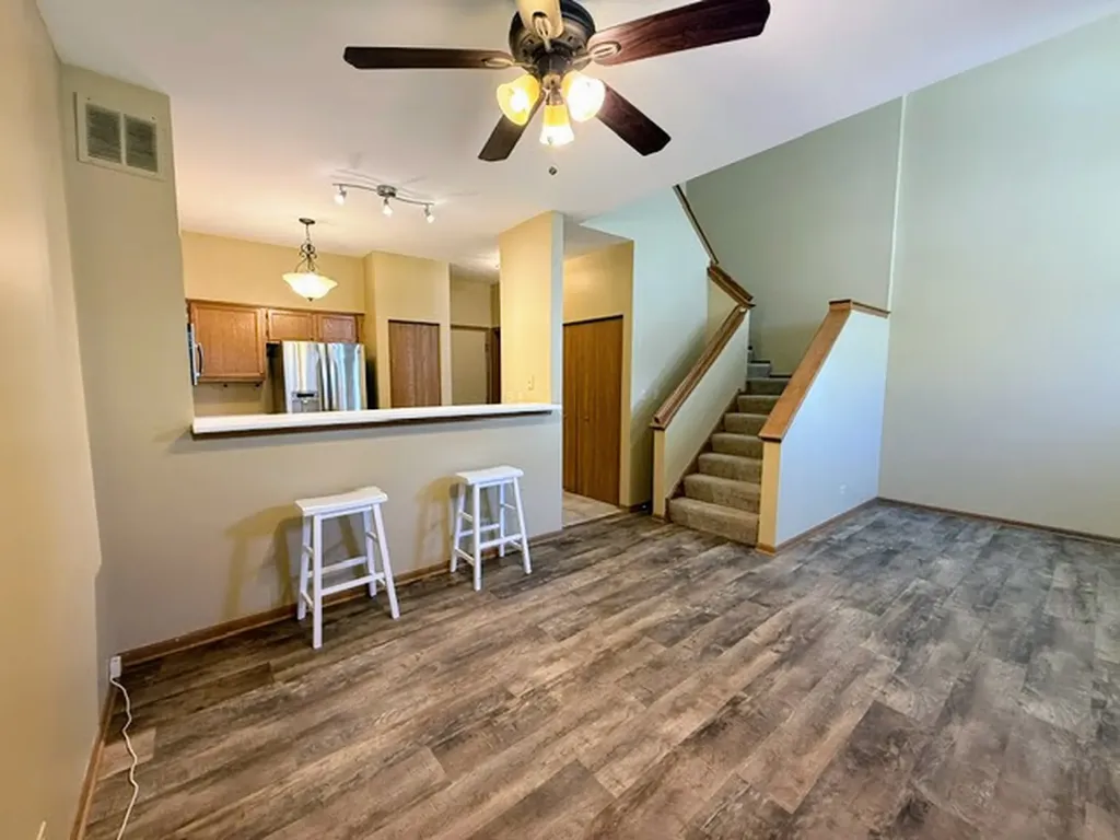 5 Dewalt Court Elmhurst IL 60126