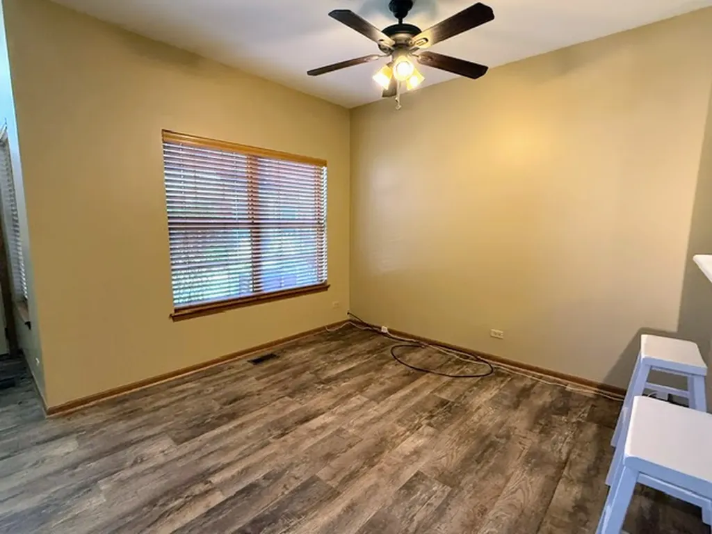5 Dewalt Court Elmhurst IL 60126