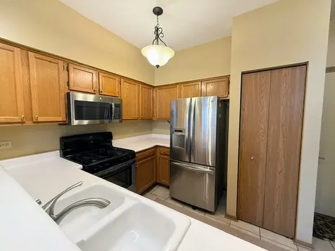 5 Dewalt Court Elmhurst IL 60126