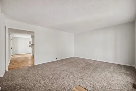338 Hickory Avenue Romeoville IL 60446