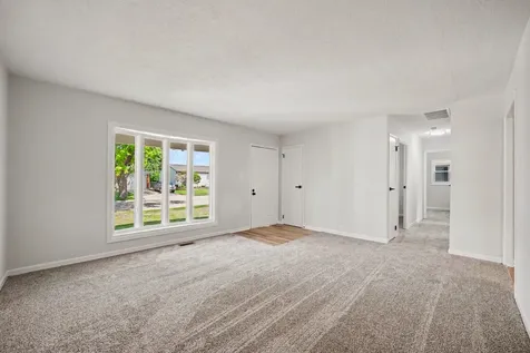 338 Hickory Avenue Romeoville IL 60446