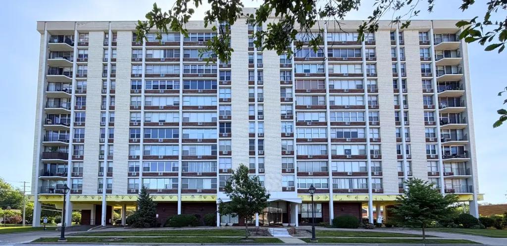 33 North Main Street Lombard IL 60148