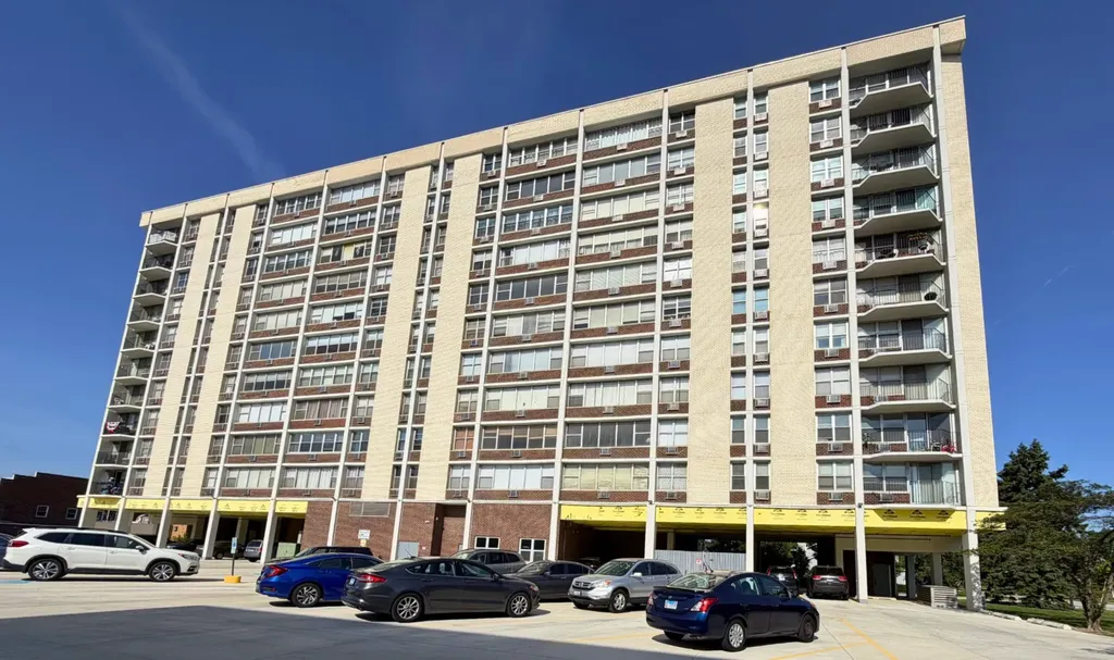 33 North Main Street Lombard IL 60148