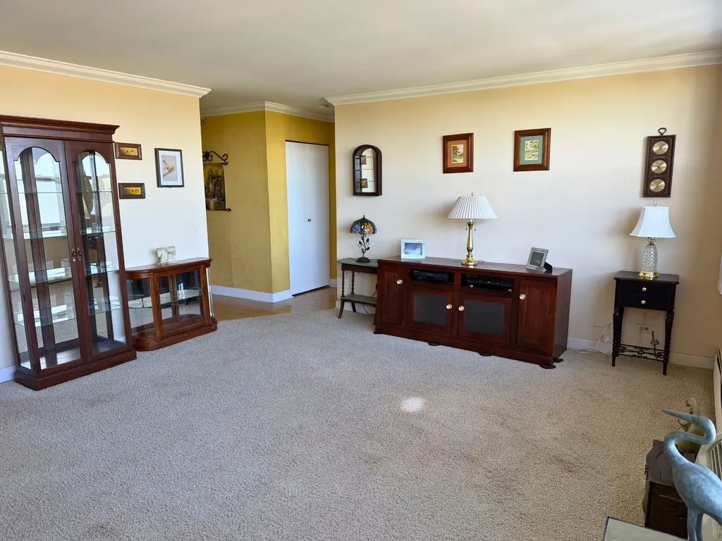 33 North Main Street Lombard IL 60148