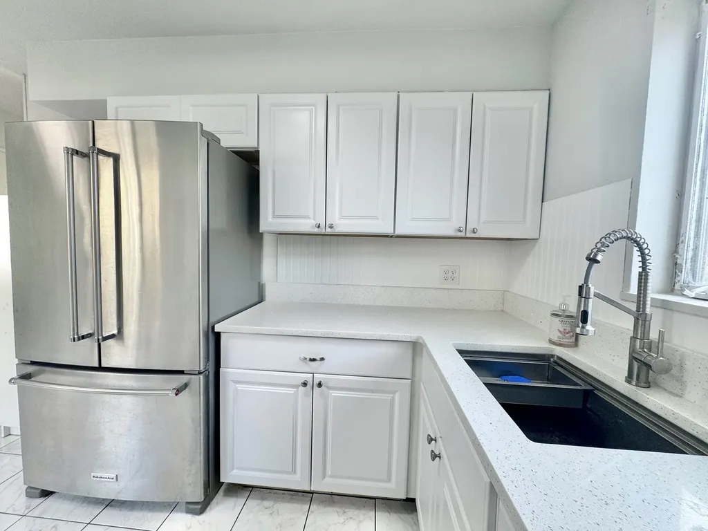 2540 West Jerome Street Chicago IL 60645