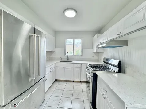 2540 West Jerome Street Chicago IL 60645