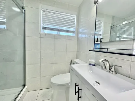 2540 West Jerome Street Chicago IL 60645