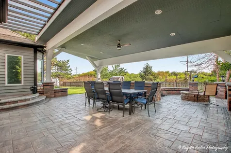 701 Caitlin Court Grayslake IL 60030