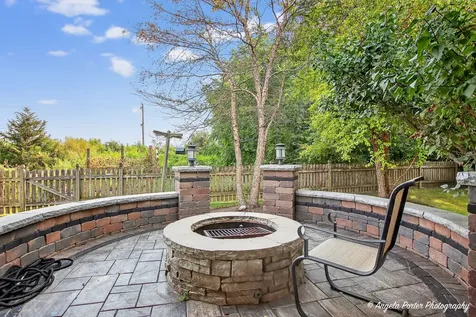 701 Caitlin Court Grayslake IL 60030