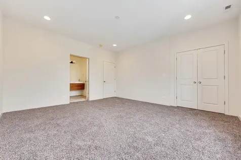 2824 West Van Buren Street Chicago IL 60612