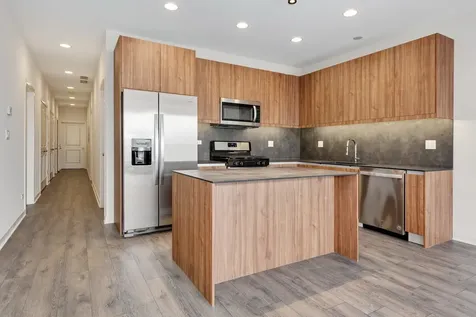 2824 West Van Buren Street Chicago IL 60612