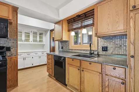 2636 6TH Street East Moline IL 61244
