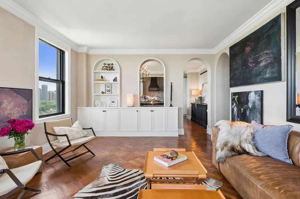 2000 North Lincoln Park West Chicago IL 60614