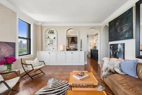 2000 North Lincoln Park West Chicago IL 60614