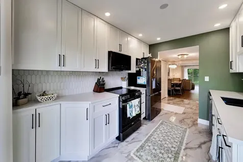 1714 Northfield Square Northfield IL 60093