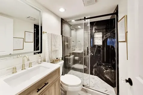 1714 Northfield Square Northfield IL 60093