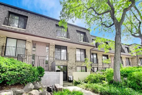 1714 Northfield Square Northfield IL 60093