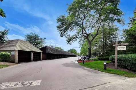 1714 Northfield Square Northfield IL 60093