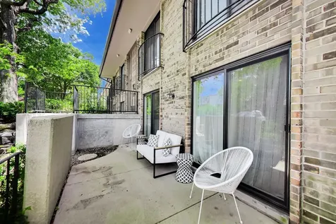 1714 Northfield Square Northfield IL 60093